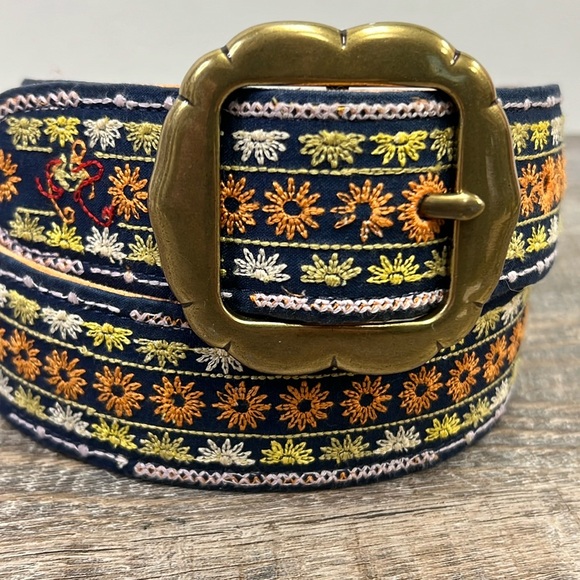 Lucky Brand Accessories - SOLD IN STORE NEW Lucky Brand Floral Embroidered Belt Size Large